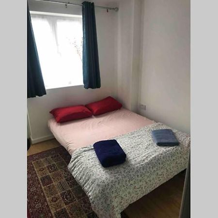 Private Studio Home Away From Home ... Sutton  Extérieur photo